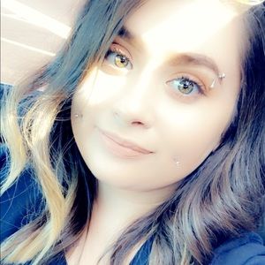 Meet your Posher, Desiree